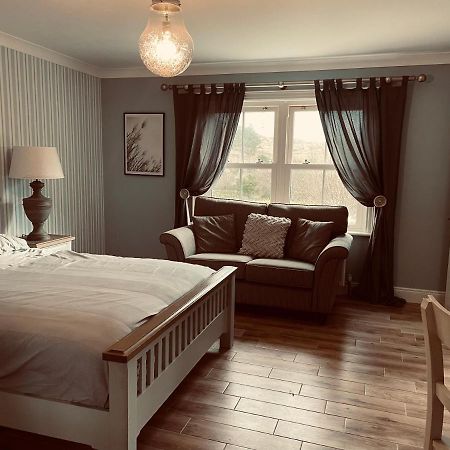 Mal Dua Guest House Клифдън Екстериор снимка