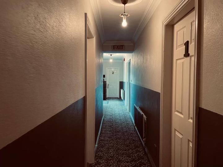 Mal Dua Guest House Клифдън Екстериор снимка